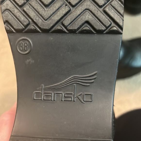 Dansko clogs, like new, black, good tread, size 38 = size 8 women’s. - Picture 5 of 7